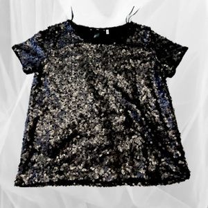 Sequinned short sleeve top